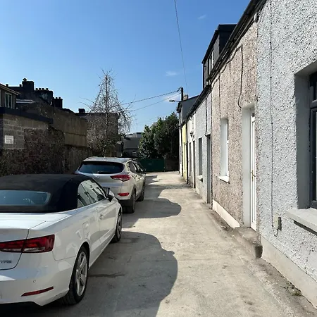 Quiet Townhouse In 아파트 코크