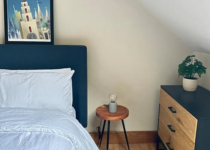 아파트 Quiet Townhouse In *