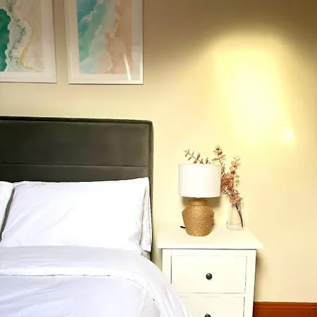 Daire Quiet Townhouse In *