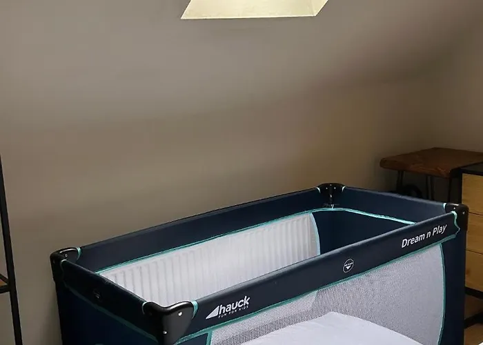 Quiet Townhouse In 科克